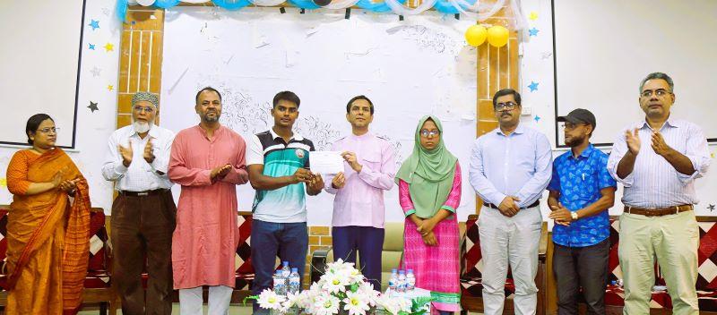 যবিপ্রবির ৩২৫ জন মেধাবী শিক্ষার্থীকে বৃত্তি প্রদান
